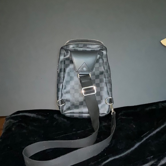 Damier Louis Vuitton sling pack new with tags - Picture 6 of 7